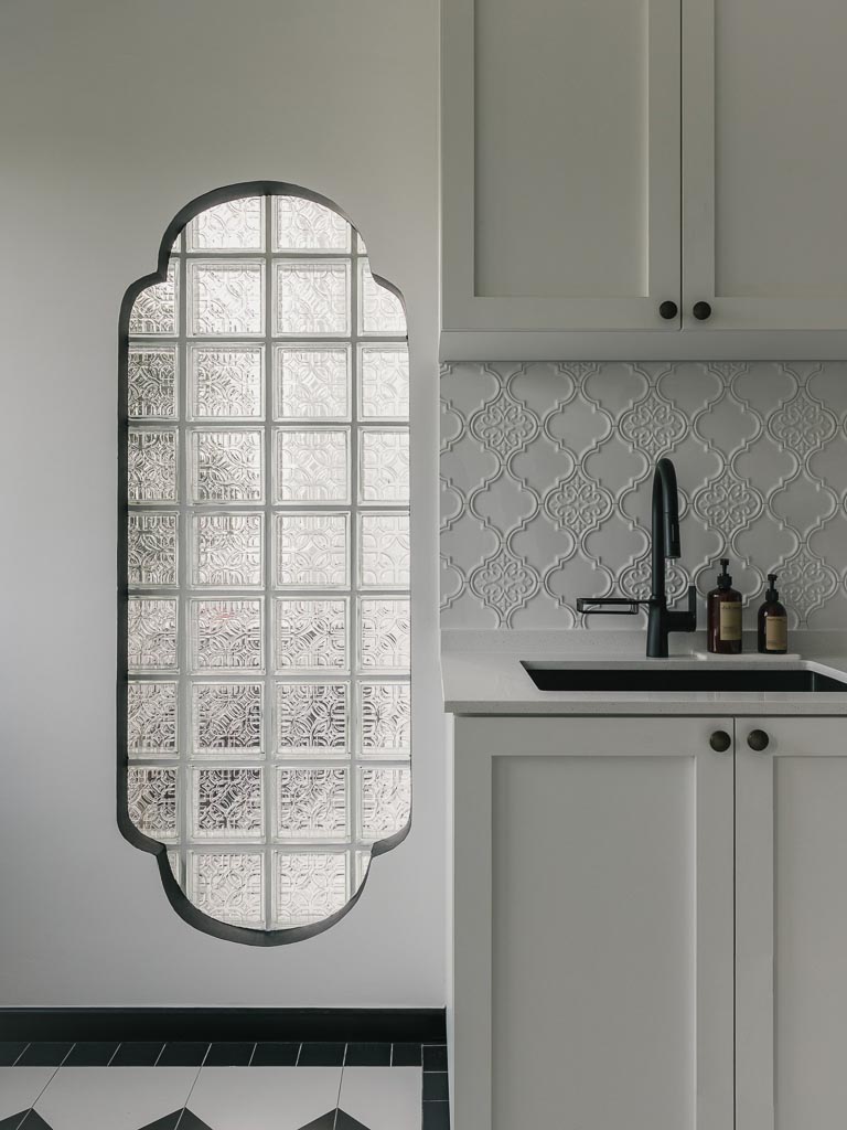 10 Epic Ways to Incorporate Breeze or Glass Blocks Renonation