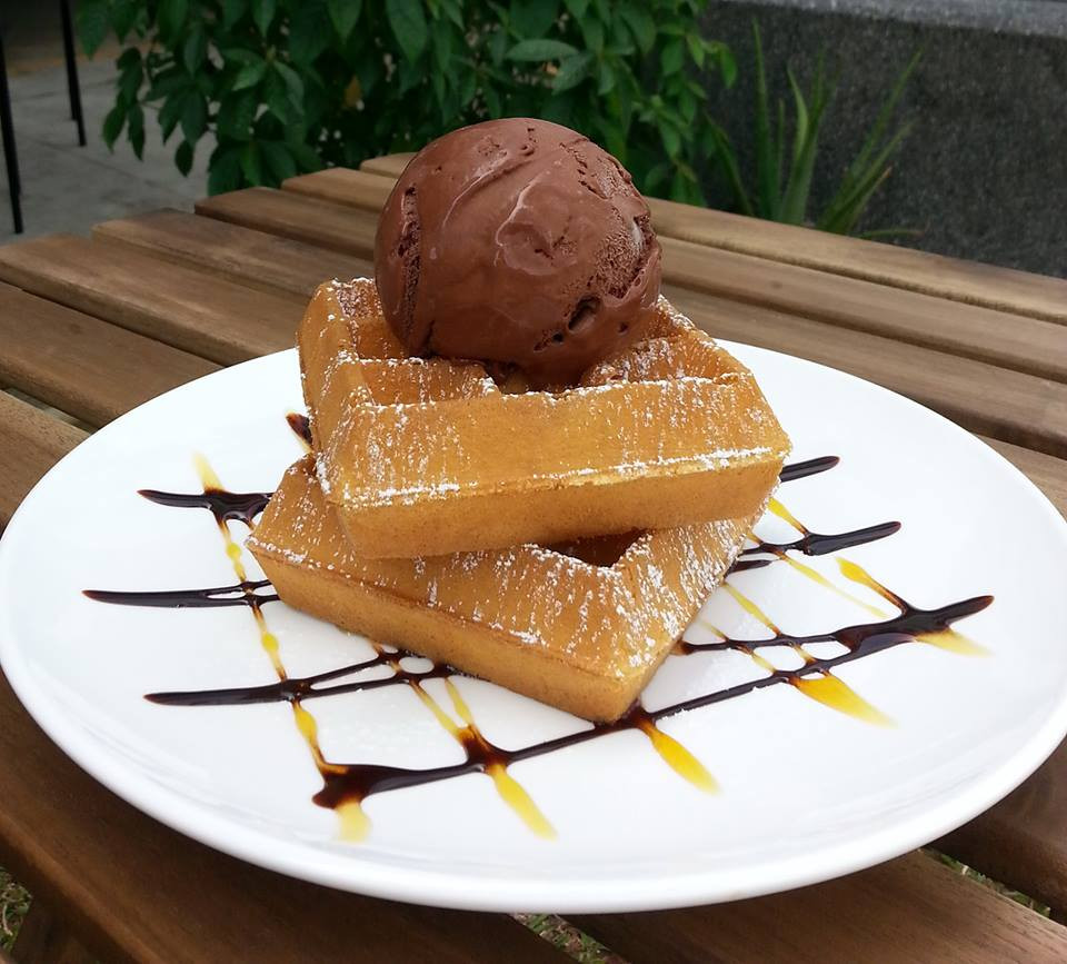 7 best waffle makers to celebrate International Waffle Day (+ 5 cafes